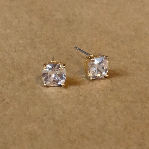 ⭐️LAST ONE!⭐️ Gorgeous Clear Cubic Zirconium Studs - Picture 3 of 7